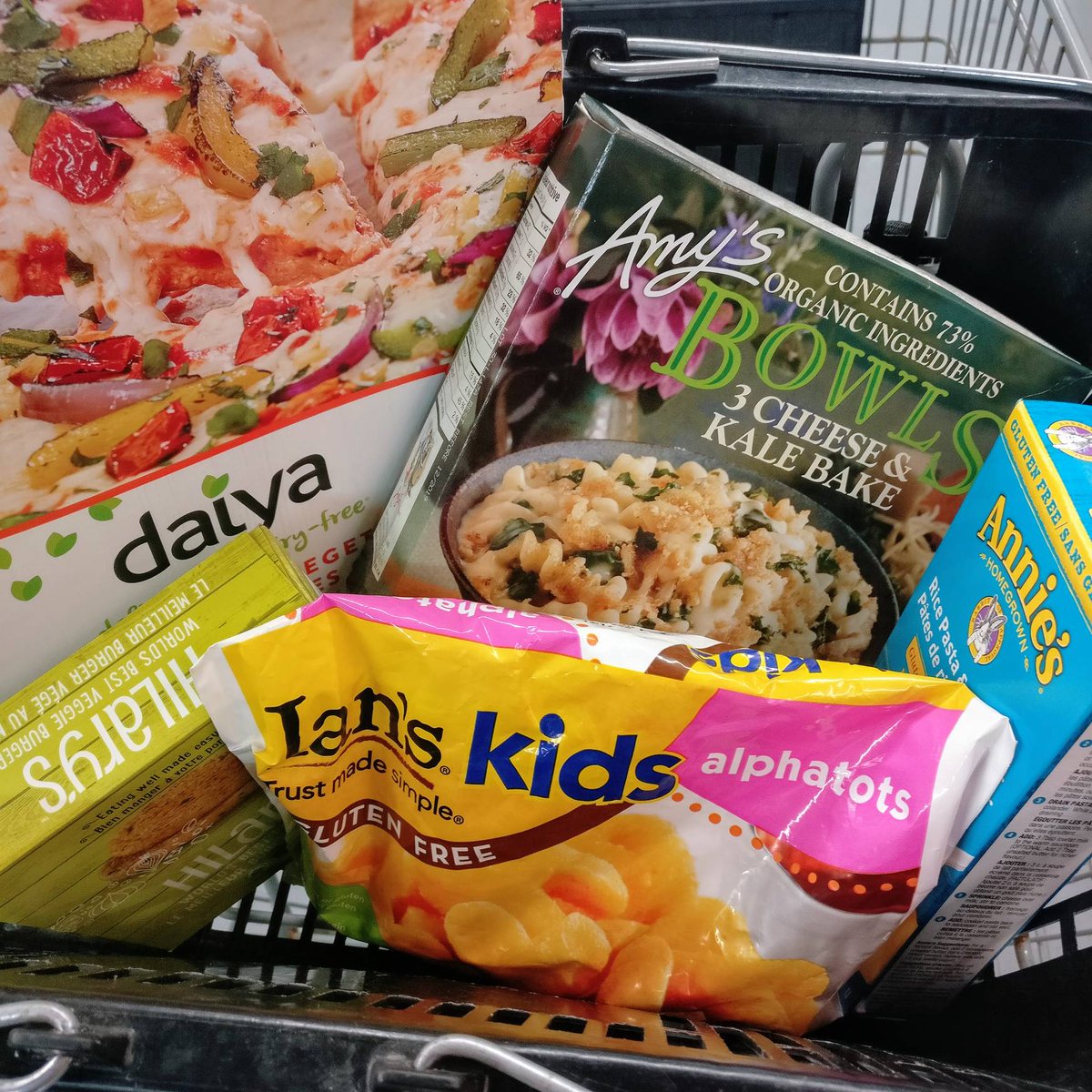 organicgarage's tweet photo. Try these quick AND healthy meals, and save time for doing things that matter to you most. #NoTimeNoProblem #HealthierForLess @daiyafoods @AmysKitchen @annieshomegrown @IansNaturalFood @HilarysEatWell https://t.co/zgz23unFbq