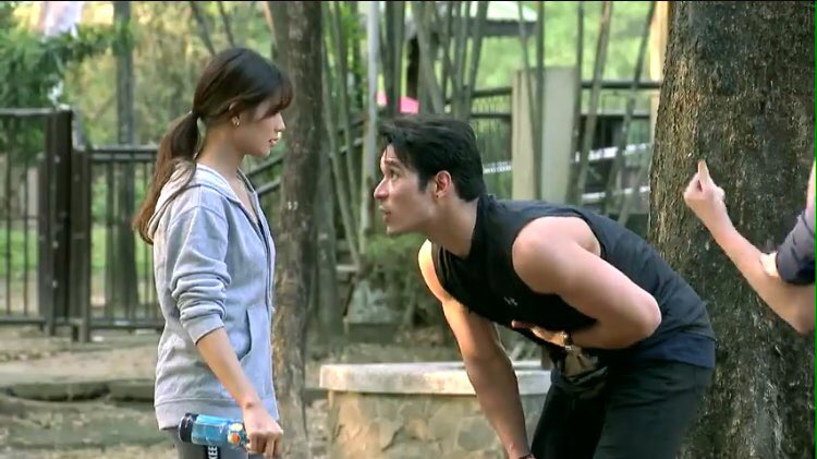 HopiaSquad's tweet photo. Hopia @devonseron17 at trending agad agad wala pa man ang labas sa TV 🤔 #DEVONThatGotAway salamat @ArtistCenter @gmanetwork #TOTGAPastVsPresent https://t.co/uuQBBhj3DQ