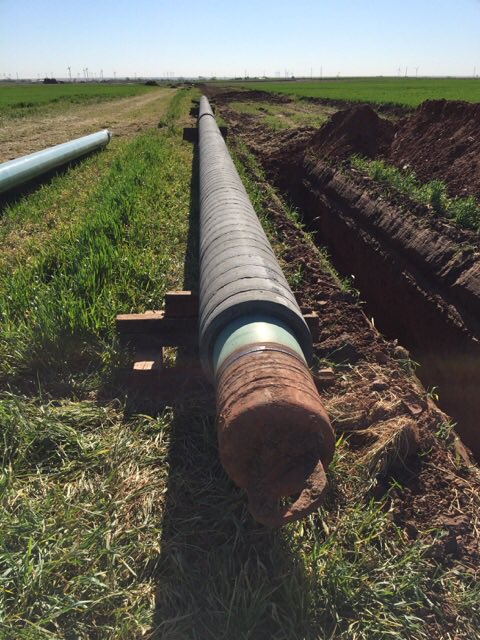 RandRPipeline's tweet photo. 👷🏻Bore Crew 👷🏻working along on this 💥happy Friday 🎉on @TallOakMidstrm project! 🤙🏻#polarisproject #workhardandsafe #directionaldrilling https://t.co/5YA7y1c4ai