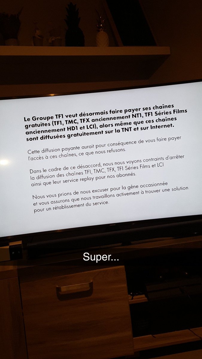 CynthiaP0403's tweet photo. Vous êtes sérieux là ?! Marre d'être pris pour des cons à toujours payer.. Tant pis pour vous, sa va vous faire de la perde d'audience 😉 vous êtes trop bêtes, vous vous êtes pris pour des chaînes américaines ou quoi ?! 😆😆😣😤😝😰😠 #tf1relou #toujourpayer #pertedaudiences https://t.co/fNpavR1BGx