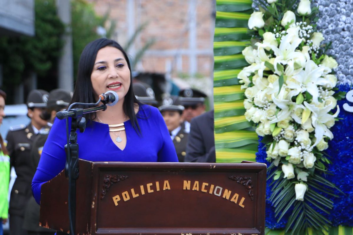 goberimbabura's tweet photo. "Policías valientes y leales al servicio de la comunidad. Loor a la noble institución por su entrega y convicción a la @PoliciaEcuador" @MarisolPenafiel https://t.co/ylqRpQ4dyr