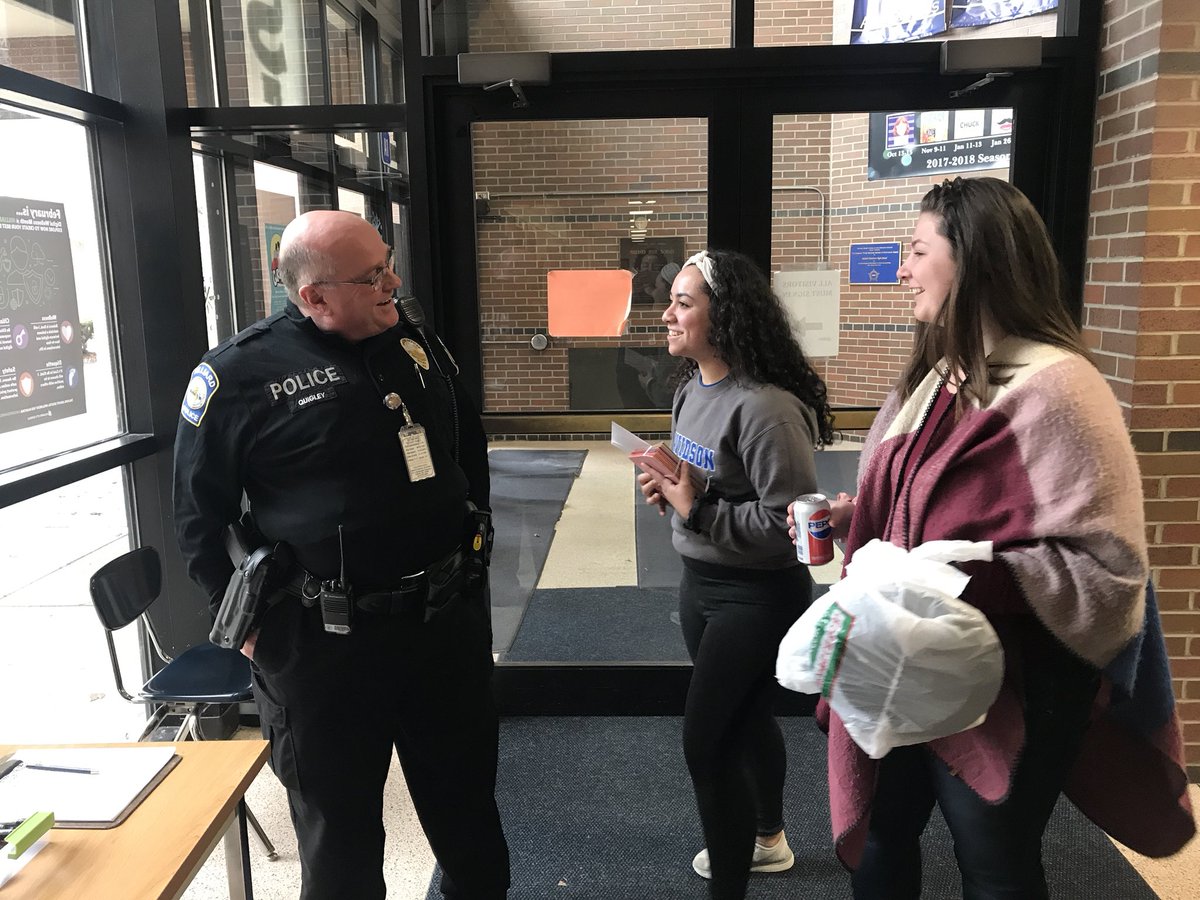 Celebrating <a href="/DavidsonHS/">Hilliard Davidson</a> Officer Quigley for keeping our school safe.  Thank you! #Gratitude.