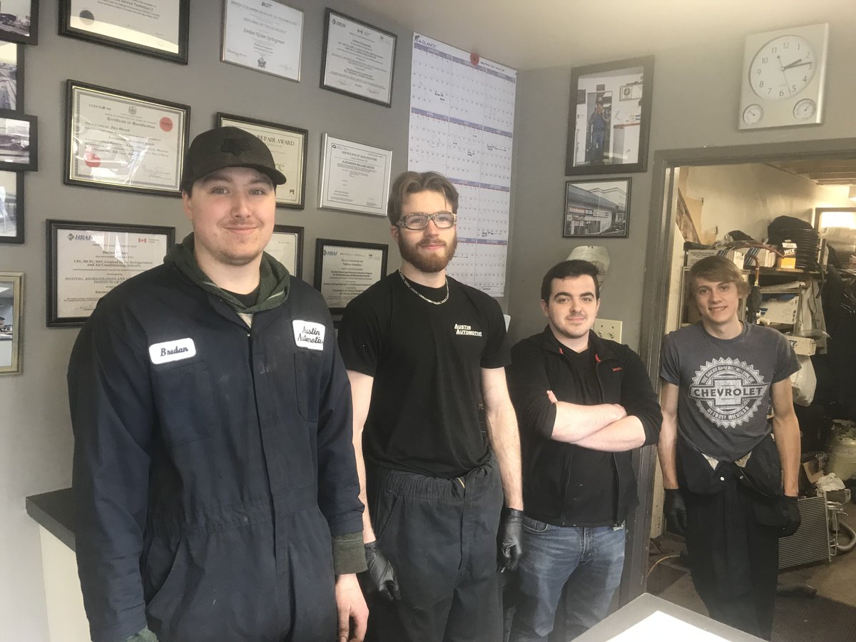 Congrats to Auto Service Tech Train in Trades grad Nick Schaeffers for earning his Youth Work in Trades award. Thanks to <a href="/SD43bc/">School District 43</a> and <a href="/CoqOpenLearning/">Coq Open Learning</a> for their work in trades programs helping youth find their way into awesome careers! @mmcglenen @ita_youth #skills4bc <a href="/datruss/">Dᴀᴠɪᴅ Tʀᴜss ∞β</a>