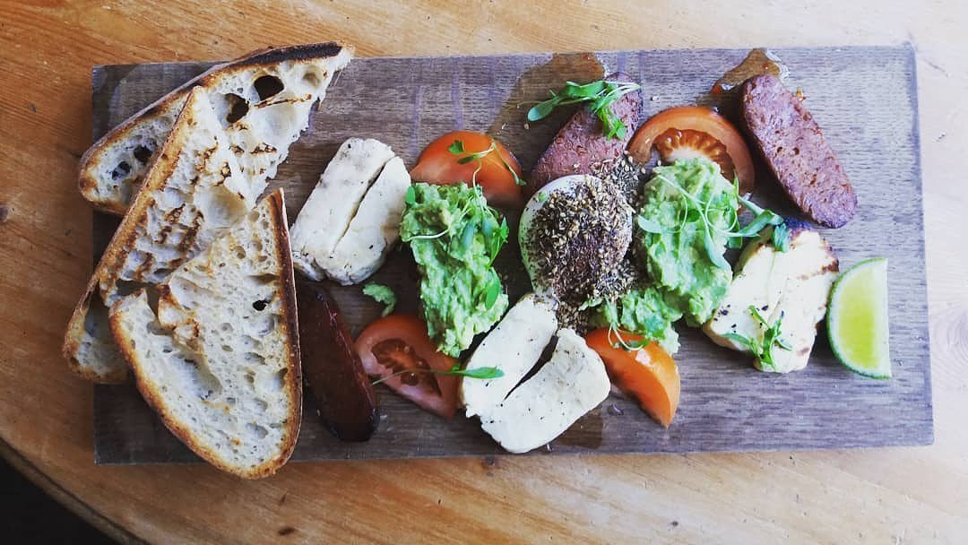 TheGBswhatwhat's tweet photo. The power is back on at #TheCoffeeHouse so brunch &amp; just as importantly coffee is back in full swing ! 
.
.
.
#powercut #brunch #afternoon #lunch #openagain #gettingreadyfortonight #thefeast #cocktails #coffee #brunch #supper #candlelight #electricity #butfirstcoffeeplease https://t.co/KMqHiYP0jj