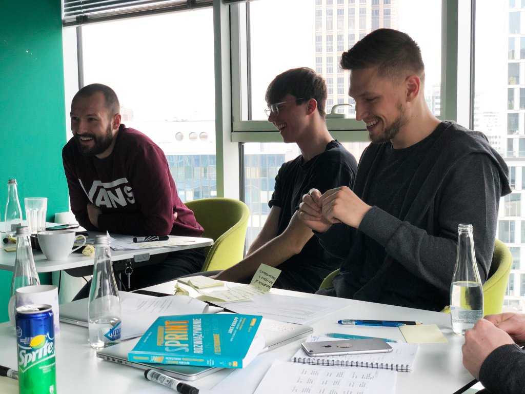 elpassion's tweet image. ⚡️Some extra power has come! Looking back at the passing week, we had some great learning opportunities! The one we’d like to share is the training with Bartosz Balewski, a #GoogleDesign certified #SprintMaster. #designsprintmasters #googledesignsprint #designteam