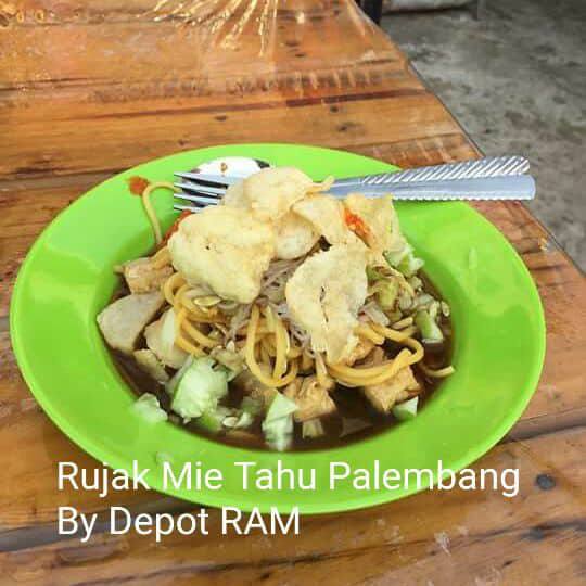 PondokDiana's tweet photo. Depot RAM &amp; Warung Geprek 
Tekwan 15K
Rujak Mie Tahu Palembang 20K 
Ayam Geprek Sambal Merah 15K
Ayam Geprek Sambal Pete 16K 

Bsa di order via Go-Food atau mkn di tmpt @PondokDiana 
Jln Pirus Awang Long parkir samping hotel hayani 
Free Wifi
buka dari jam 10.00-22.00 https://t.co/7dlxOQU28D