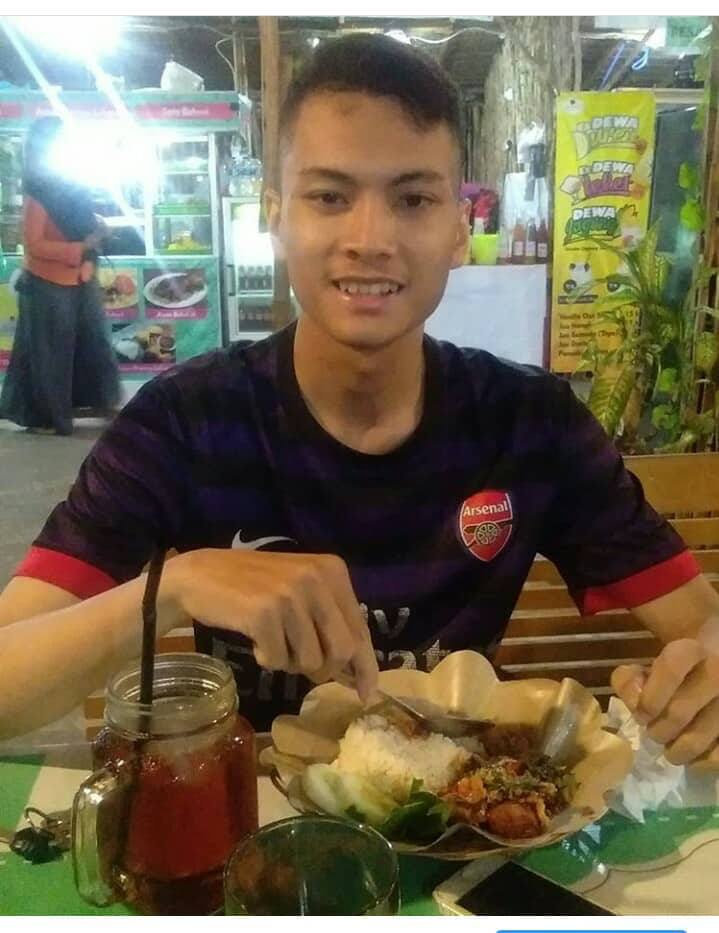 PondokDiana's tweet photo. Depot RAM &amp; Warung Geprek 
Tekwan 15K
Rujak Mie Tahu Palembang 20K 
Ayam Geprek Sambal Merah 15K
Ayam Geprek Sambal Pete 16K 

Bsa di order via Go-Food atau mkn di tmpt @PondokDiana 
Jln Pirus Awang Long parkir samping hotel hayani 
Free Wifi
buka dari jam 10.00-22.00 https://t.co/7dlxOQU28D