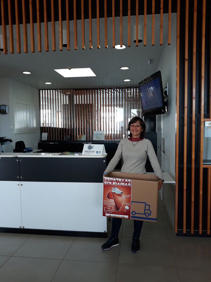 Nuestra amiga <a href="/Ledalanzarote/">Leda Giordano</a>  ya tiene su caja de #zapatillassolidarias gracias a <a href="/LanzaRecicla/">Lanzarote Recicla</a> 
Ahora solo falta llenarla de ilusiones.