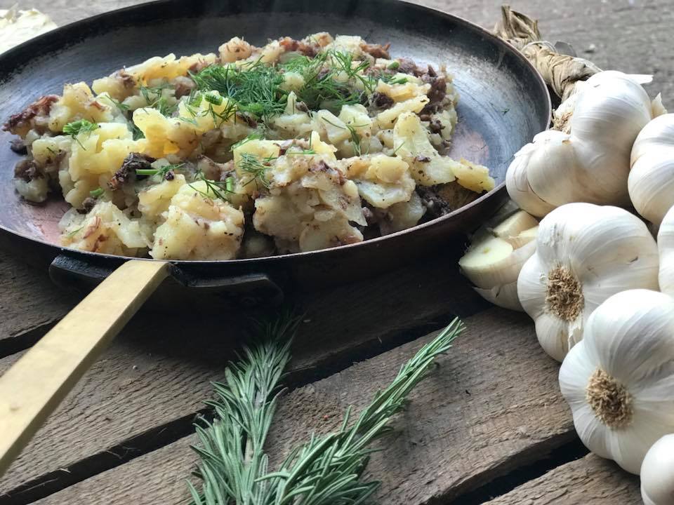 wildgamemeat's tweet photo. Hey guys! 🤗
Whats in your pan today ? 🌶🍳
Chopped red deer and elk canned meat coming soon to our online shop
💥 https://t.co/pOLTv5QrAz