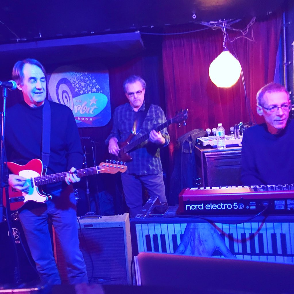 UMACgroup's tweet photo. Fergus and #TheSatellites put on an #outstanding #performance on #Tuesday night at the #OrbitRoom! #reggea #vibes #Dancehall #party #artists #performers @theSatellities @BlackPearlEnt @mfrancislive https://t.co/FNWvsql0FI