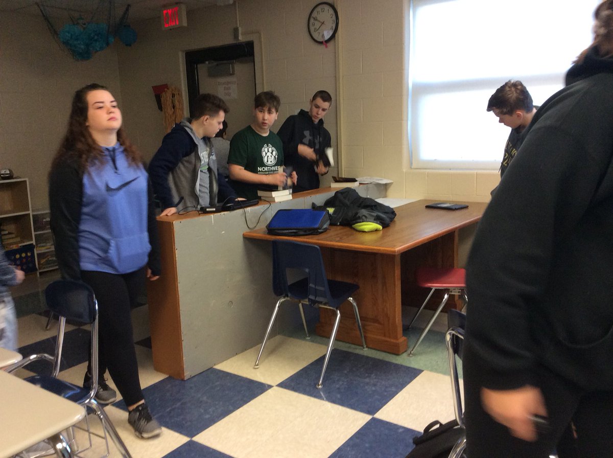 jschleiden11's tweet photo. Things ELA teachers love hearing: “Give me all the Harry Potter books!” #breakoutedu #esms https://t.co/Gfwyu8rgsl