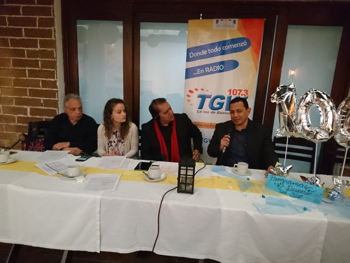 RadioTGWTV's tweet photo. #AlDespertar #MilProgramas
El Director de #TGW Claudio Álvarez interactúa con Josué Morales y el equipo de "Al Despertar", quienes festejan el programa No. 1,000.
Síguenos en vivo en https://t.co/HLv56bKV8x https://t.co/zQA4kRp927