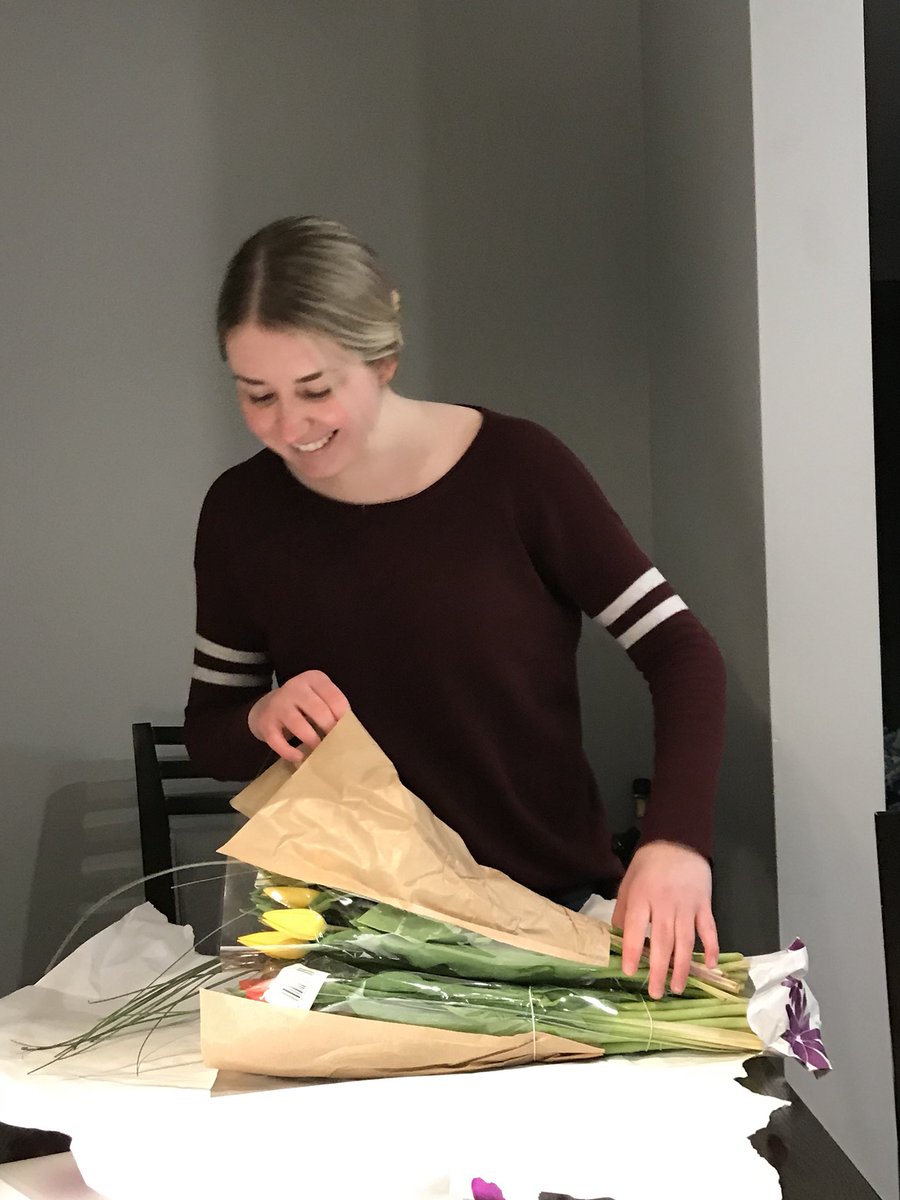 chefapprentice2's tweet photo. One of the brightest up and coming #Chefs I know!  I expect nothing less than greatness from this beautiful young lady.  Her name is Sassy Kassy.  Remember that!  Her cookbook will be a huge success. Congratulations on finishing level 1 @StratfordChef School still smiling! https://t.co/CCsrazTIqp