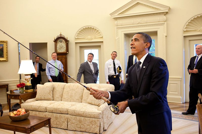 Even the ex #President of the #USA loves receiving #Fishing Tackle for a #birthday present, here he is in 2009 receiving a new fly rod for his birthday from his staff!! What is the best piece of #tackle you have ever received as a present? #ObamaPortraits