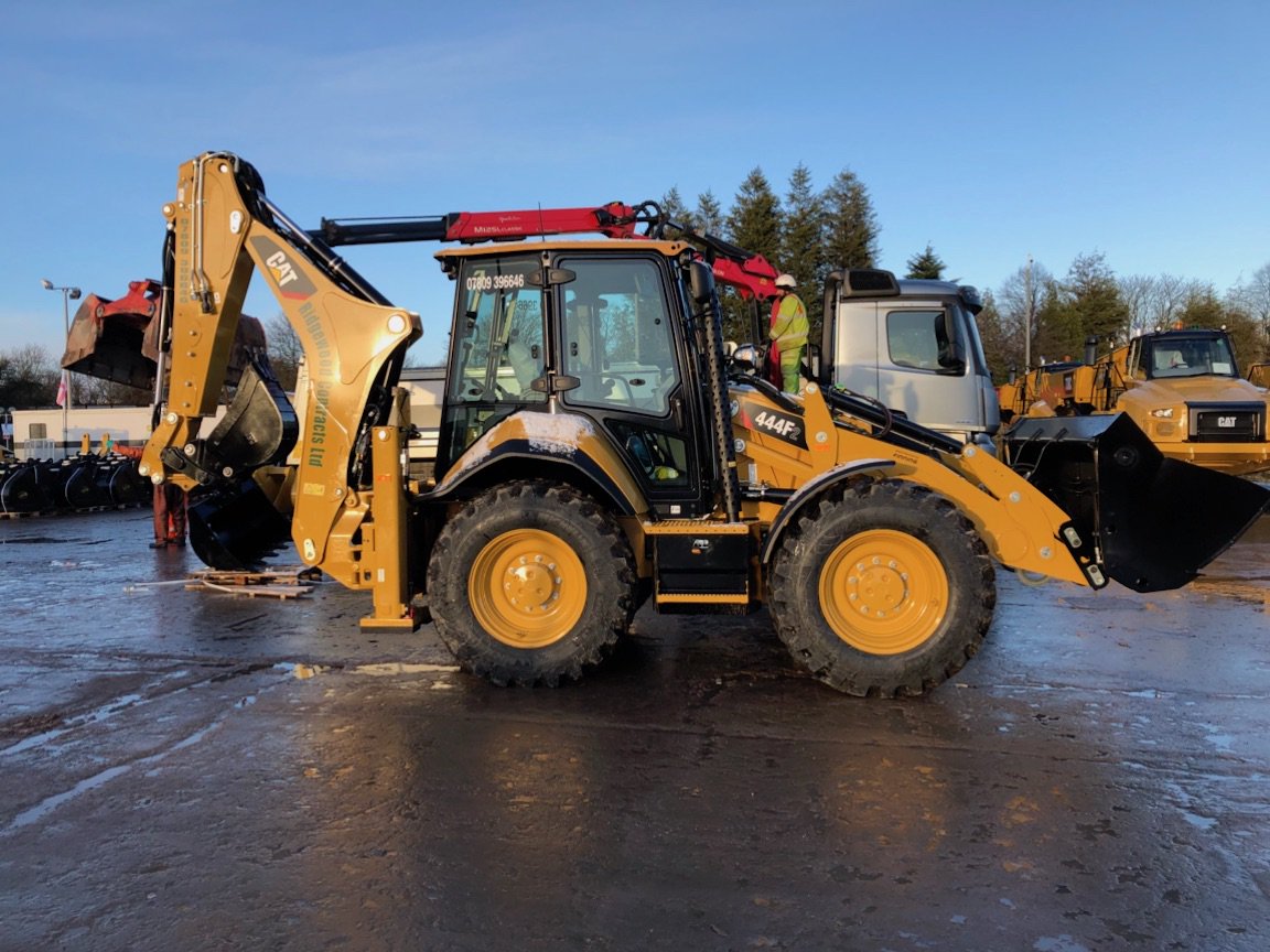 RidgewoodContr's tweet photo. Our #CAT444 is available for hire. Perfect for your #domestic or #commercial jobs and clearing #snow. Call us now on 07809 396646! #planthire https://t.co/PUL9wNxWjy