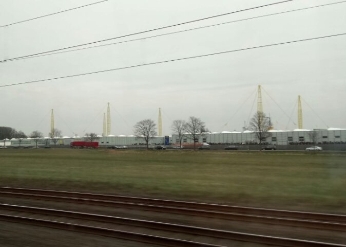 DirkSchaar's tweet photo. Ein letzter Blick auf das #Igus Firmengebäude in #Köln aus der Bahn. Zwei spannende Tage rund um die Vorteile von #Kunststoff #Gleitlager gehen zu Ende - mit Besuchen bei IMI Precision Engineering und #Lemken in Alpen #vfv18 @igus_HQ @lemkenmidwest https://t.co/mgTxU1xL7o