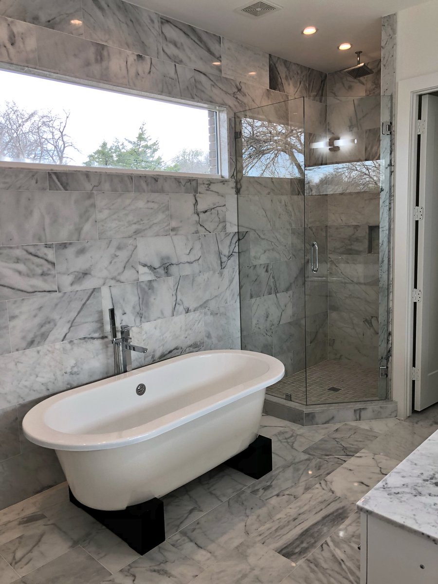 Obsessed with this new construction build in the Kessler Park neighborhood of Dallas! 😎