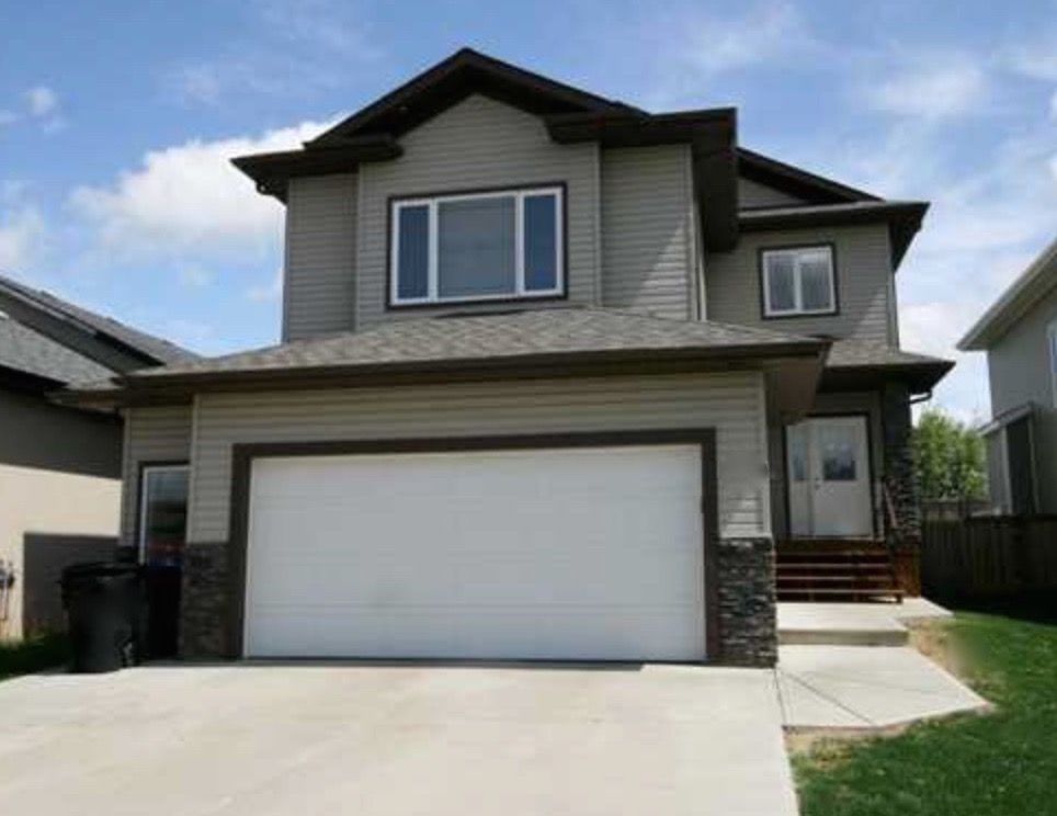 RyanBroos's tweet photo. Looking for a home in Sherwood Park? Here is a look at this week's newest listing!
Ryan Broos : RE/MAX Real Estate
 https://t.co/bBq904tcxN
#shpk #yeg https://t.co/Cd6F478EsN