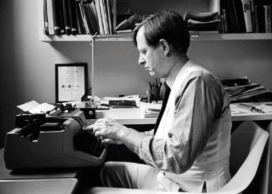 Happy birthday, Tom Wolfe! 