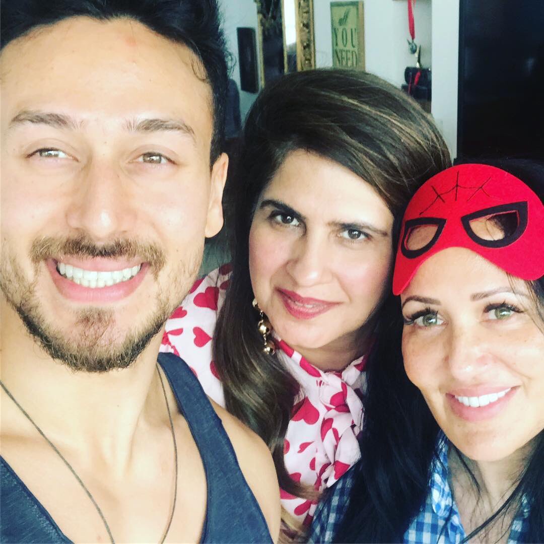 TigerShroff_RU's tweet photo. Happy birthday @iTIGERSHROFF 🎊🎉😘🎂 https://t.co/aED7ygA8Ux