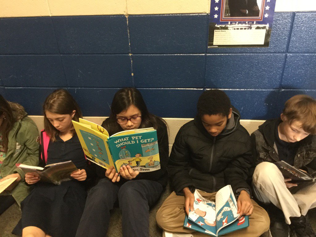 kcravenLES's tweet photo. Reading Dr. Seuss books for Read Across America! #ReadingTrain #LESreads @Ckanderson_LCSS @bfaircloth0211 https://t.co/v85HG4mBiC