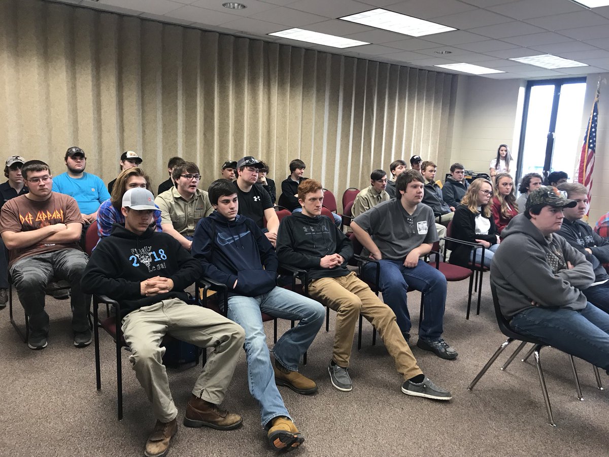 AmyIrwinBC's tweet image. Skills USA Regional Competition kickoff @BarrenCountyATC - Good luck to all students today as you demonstrate work ready skills!  #workreadycommunity #WeareBC