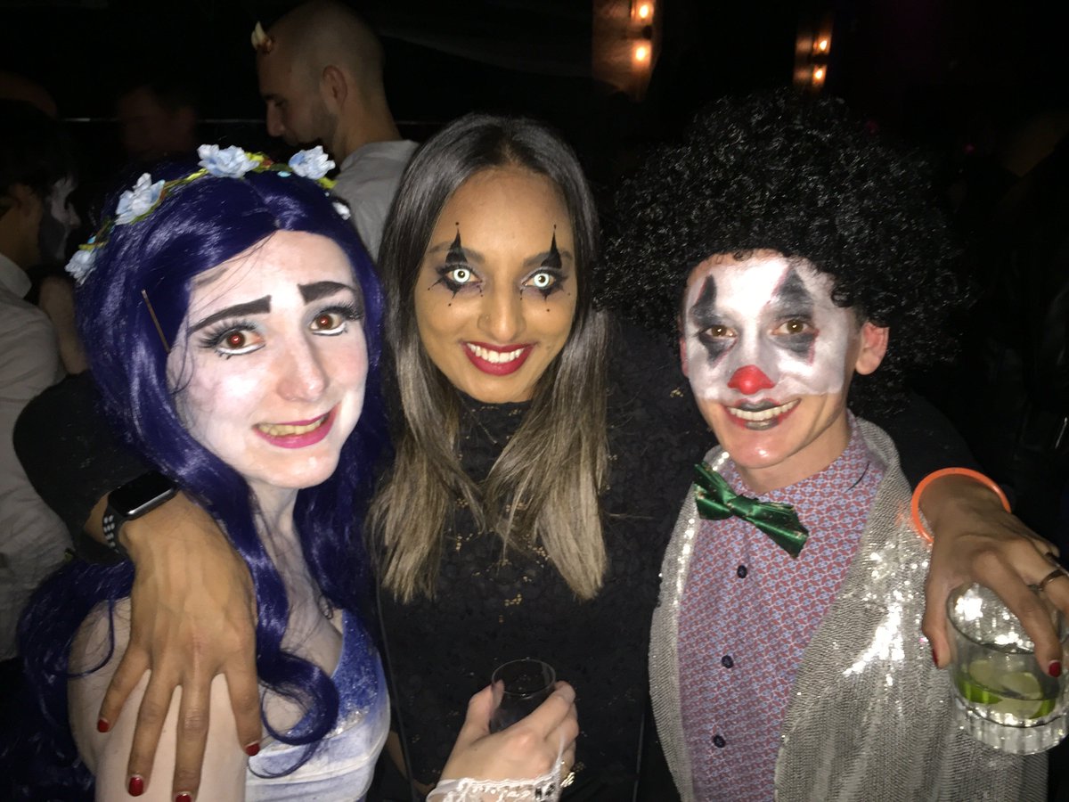 Darsh_Arun's tweet photo. Team appreciation post, thankful for my small but hard working team covering the whole EMEA region for Orion Health! #employeeappreciationday #oneteam #marketing #Ateam #halloween #awards #conference @KB_OrionHealth @JB_orionhealth https://t.co/YsKtSM6l3W