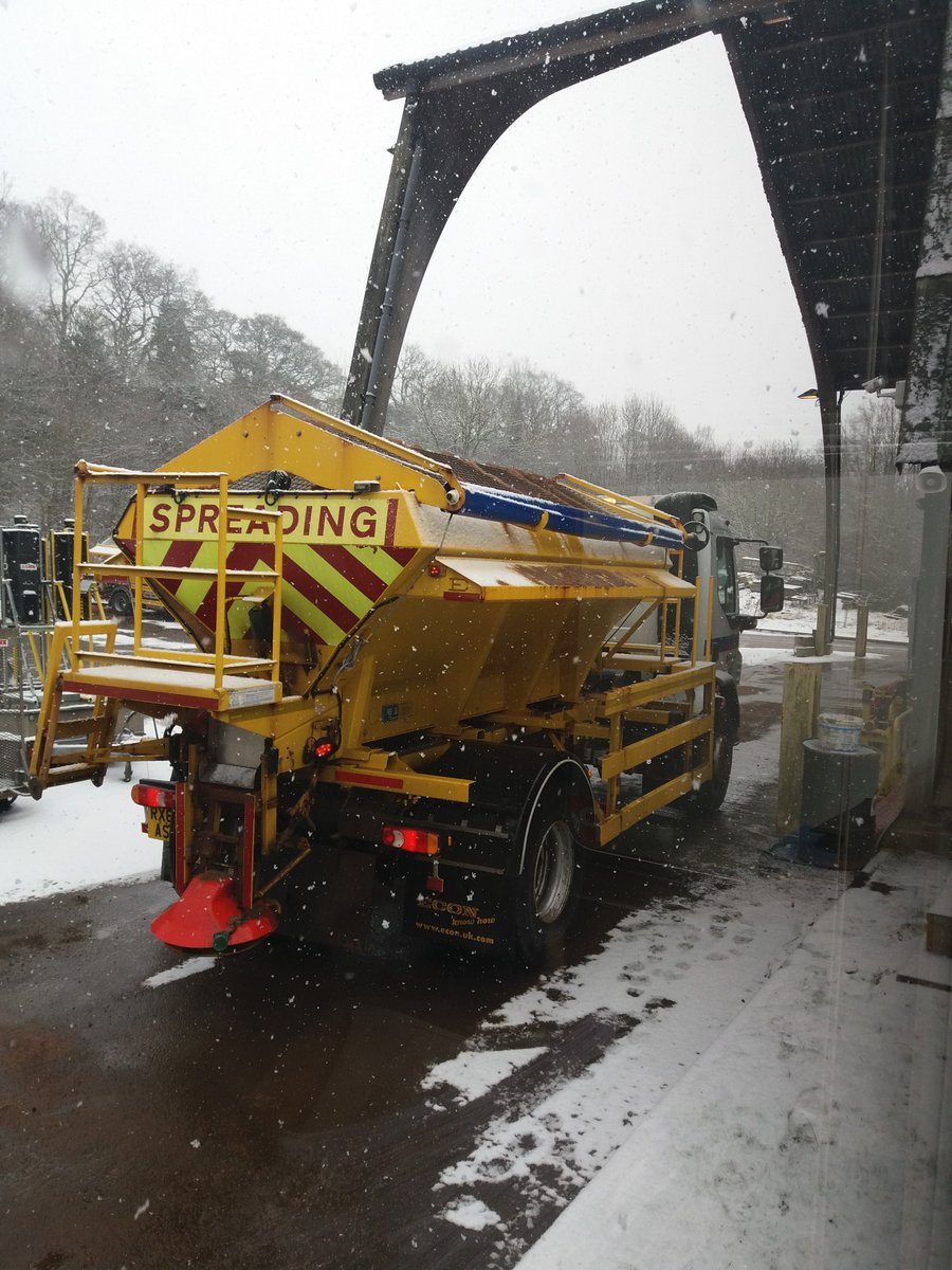 hertscc's tweet photo. With further snow showers forecast for this afternoon and into the evening, our gritters are out again this afternoon.  If you are travelling please do take extra care. Follow @Herts_Highways for info about how the weather is affecting traffic across Herts. https://t.co/KDeib0zwP8