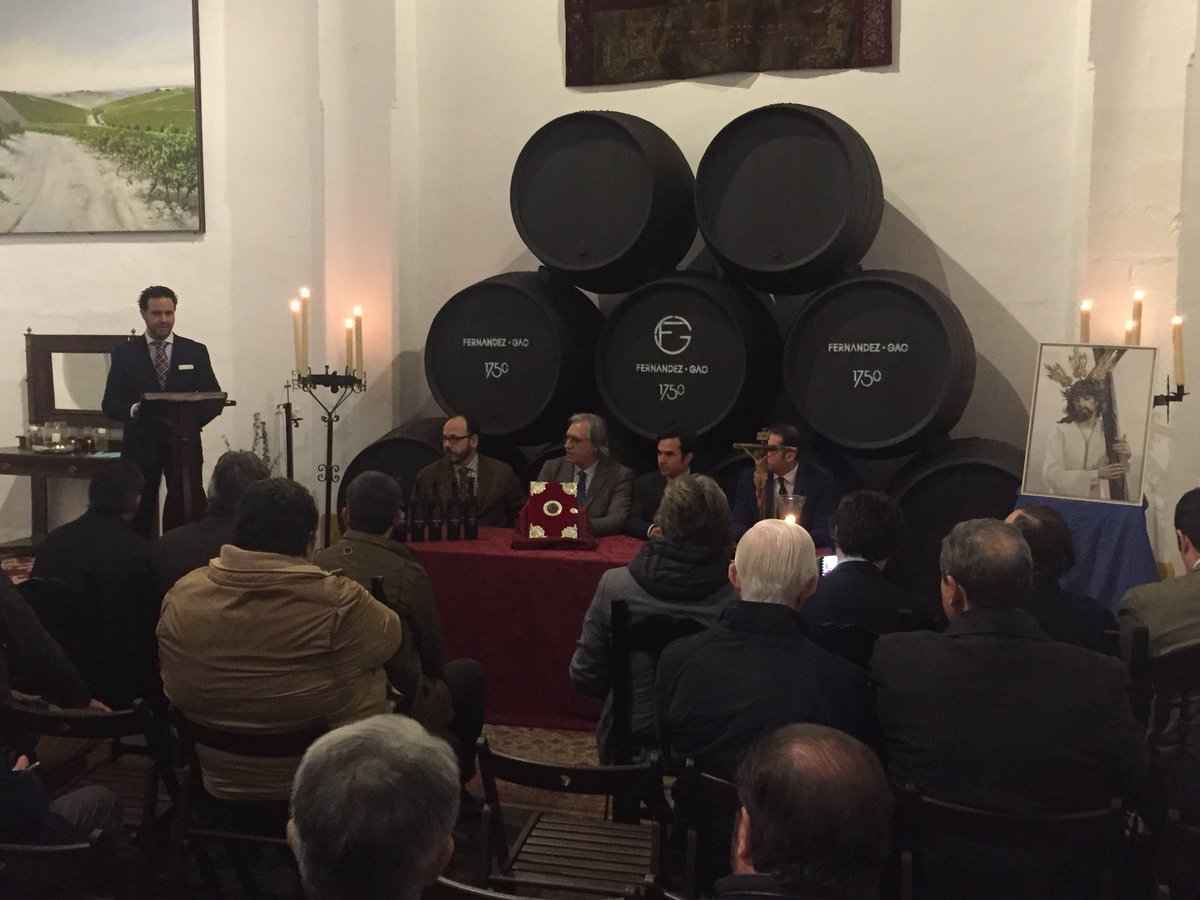 Con la Venia (@conlaveniatc) on Twitter photo Comienza el acto de entrega de las pastas del #Pregon18 a <a href="/AntoGallardoM/">Antonio Gallardo</a> en las Bodegas Fernández-Gao. Comienza el acto de entrega de las pastas del #Pregon18 a <a href="/AntoGallardoM/">Antonio Gallardo</a> en las Bodegas Fernández-Gao.