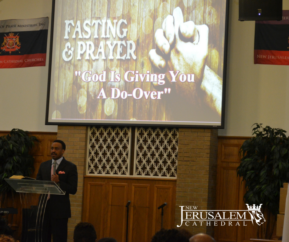 NewJCOfficial's tweet photo. Night 5 "God Is Giving You A Do-Over" - Exodus  34:1-5, 28
"Fasting causes you to give without restraints" - #DrKAW
Today is the final day of our #CorporateFast2018 Don't miss what God has for you.  Meet us again in #HighPoint NC 321 Oakview Rd. at 7pm #MOPraise https://t.co/XiVvfGqwHO