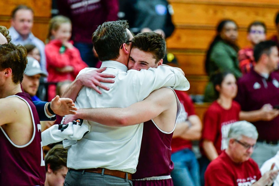 FranklinTenn's tweet photo. Hoops: #FranklinTN boys win first region title in nearly 30 years https://t.co/HamVtPIWWh https://t.co/8SYxvtYlhq