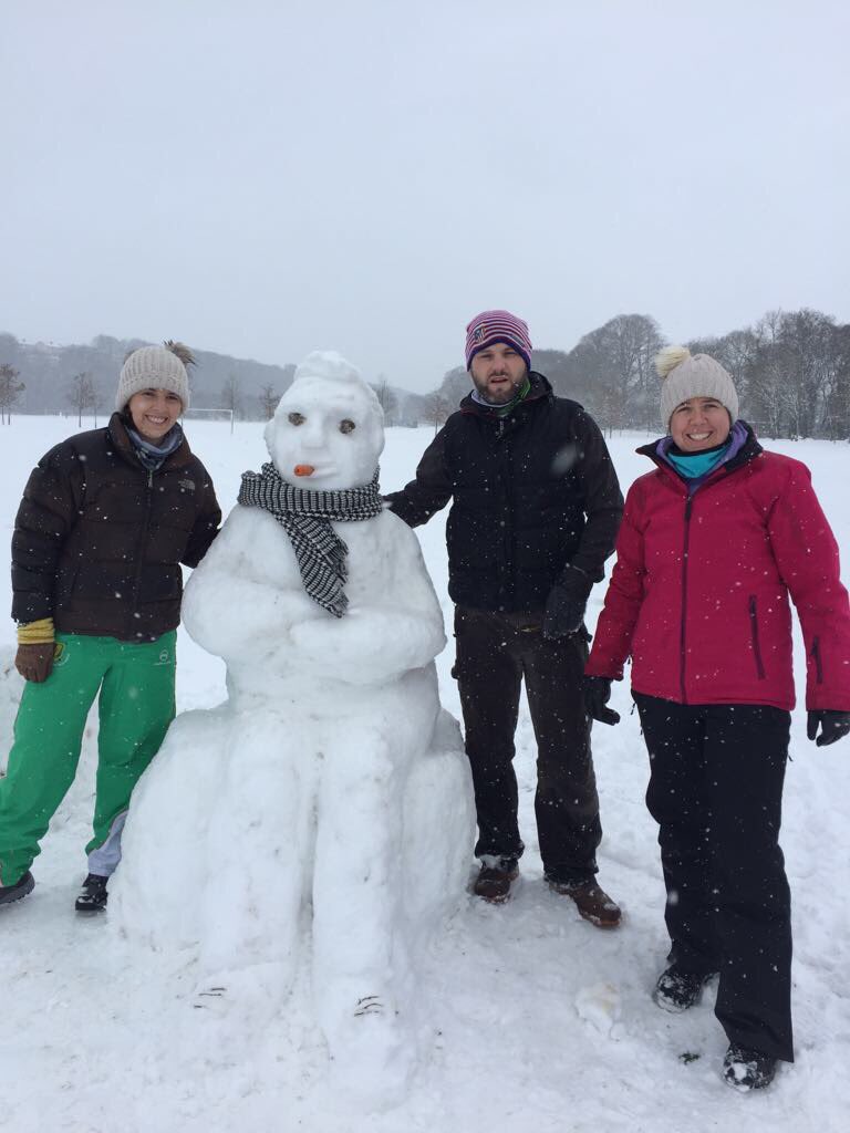 fryantweets's tweet photo. Working hard out of office today with @feeown & @605hea New friend Mr.Nesbitt III #snowman #stormemma #snowcreation https://t.co/n6rfBhwZLt