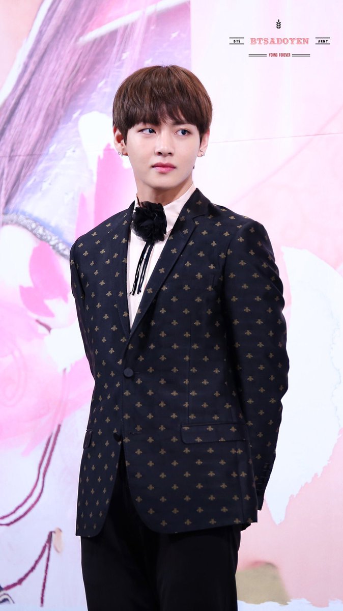 hoa_huyet's tweet photo. @iHeartRadio BTS will win #iHeartAwards #BestBoyBand #BTS @BTS_twt 
#HopeWorld #THOSFansBTS28F 
@hoa_huyet @vuong_nhan2202 @nhat_khai222 @Jinzvinz @Levi2218 @uoc_cung @_soomi129_ https://t.co/YPWvSvPTq4
