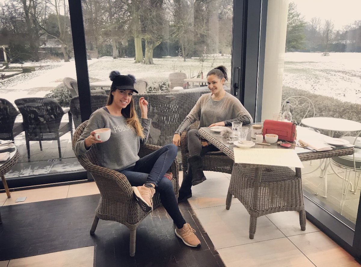 Perfect snowmance ❄️♥️ with the woman I pulled from #SohoFarmhouse to #WimbledonVillage. It’s  <a href="/PBodyBarre/">Paola's BodyBarre</a> @cannizarohouse