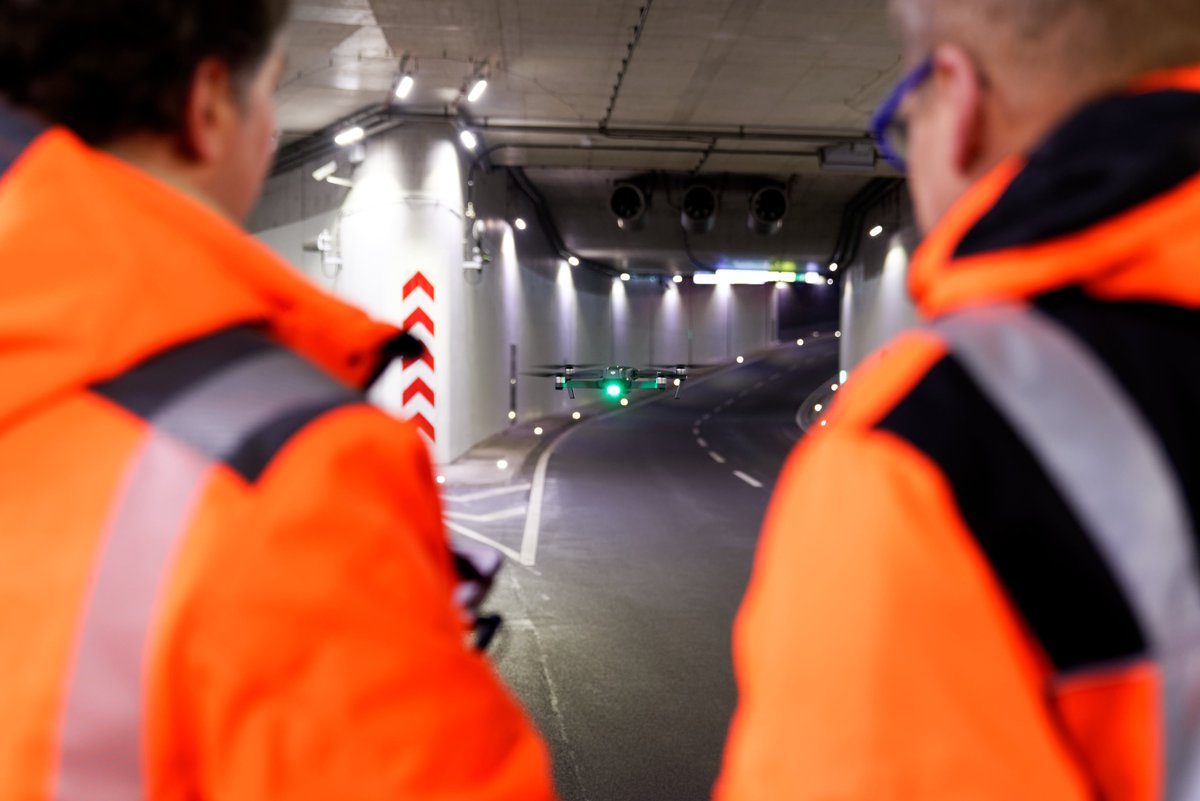 In regelmäßigen Abständen werden die Tunnel am Kö-Bogen in Düsseldorf über Nacht für Wartungsarbeiten gesperrt. Bei der Begehung in der letzten Woche haben wir die Gelegenheit genutzt und zur Dokumentation unsere Drohne eingesetzt.