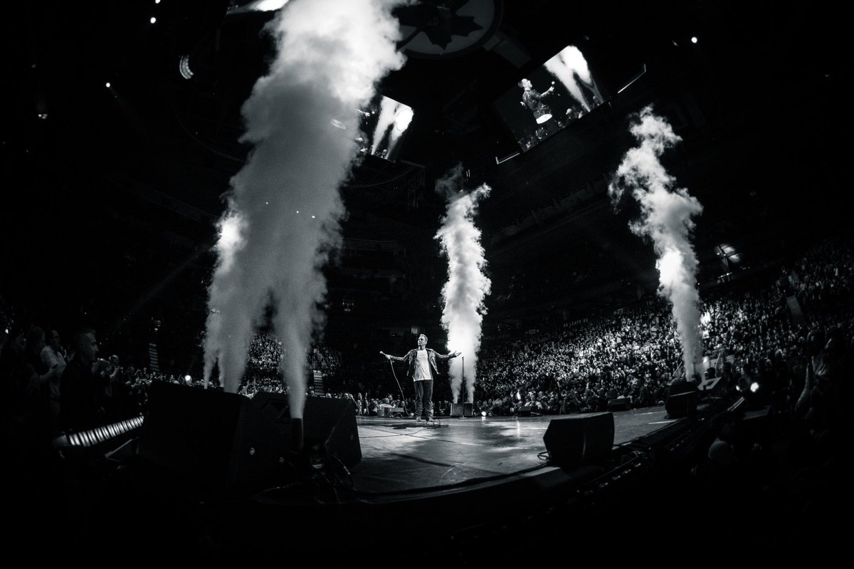 SebastianComedy's tweet photo. Thanks to all who came out to the Air Canada Center last night. I had the time of my life. #stayhungry https://t.co/5zbJw8BysK