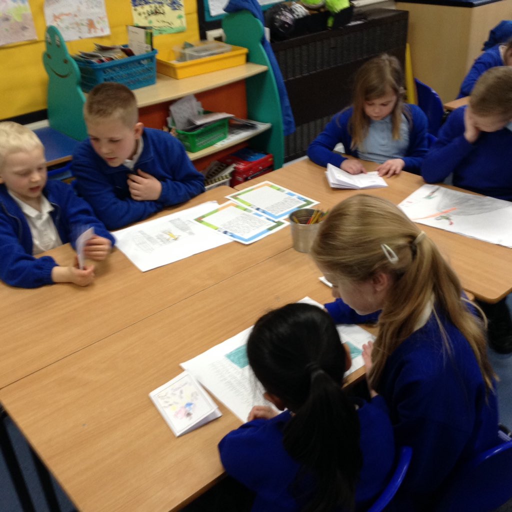 latimerprimary's tweet image. #ClassKB and #ClassAF are really enjoying sharing their work that they made on World Book Day. #enthusiasm #collaborating