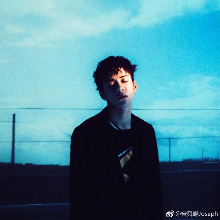 Fresh_Joseph97's tweet photo. 今年月圆时 你住在我心里 https://t.co/z4y5lrnglw