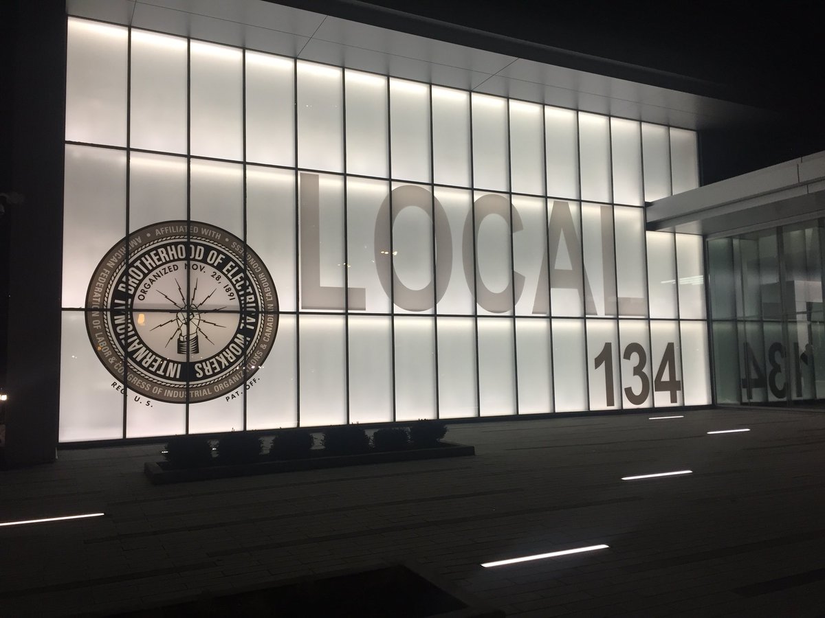 mikehickey3's tweet photo. First meeting at the new @IBEWLocal134 Union Hall. @IBEW IBEW #Union #IBEW https://t.co/k5mADmBFhr