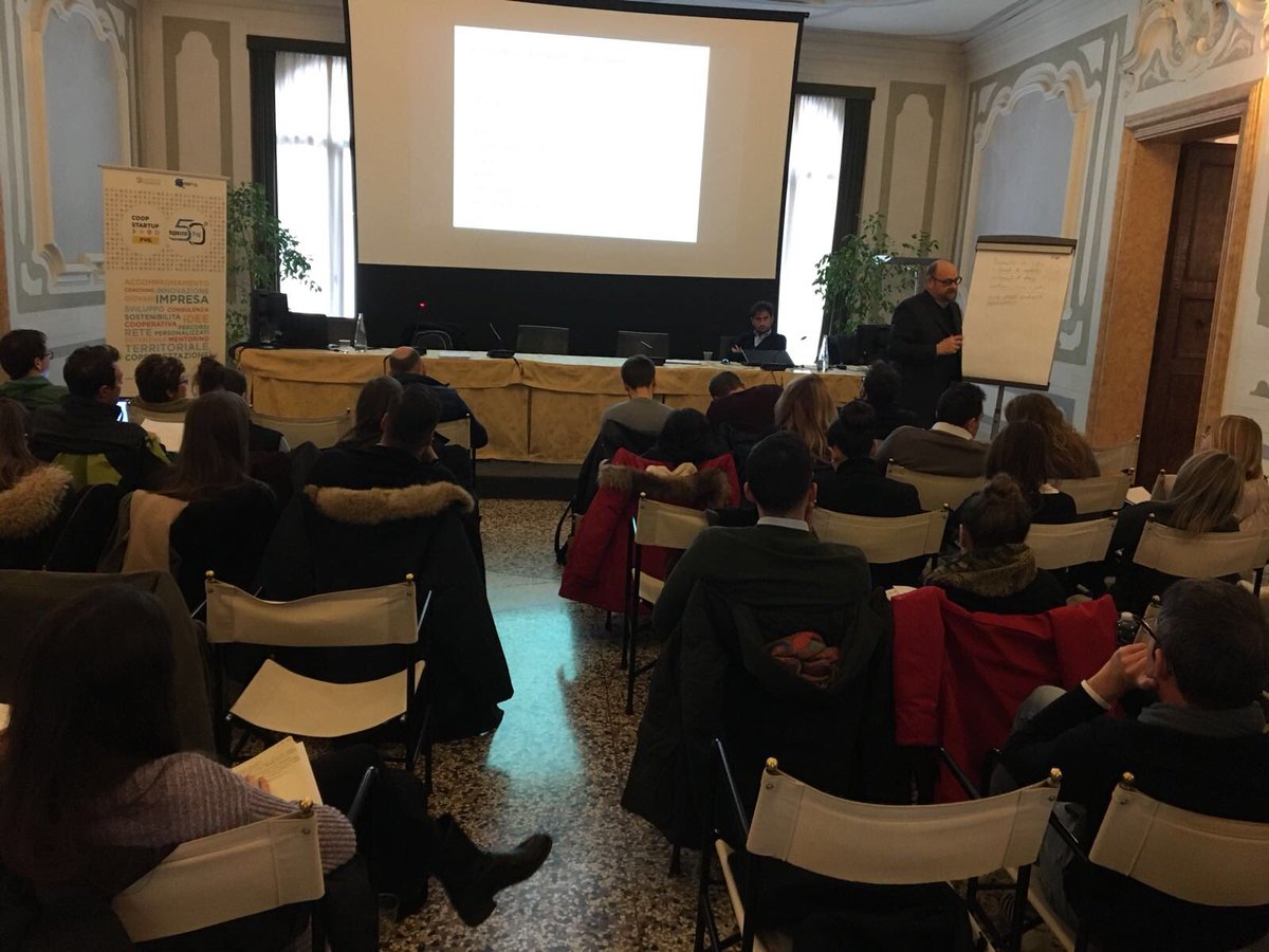 coopstartup's tweet photo. Formazione #Coopstartup FVG, pomeriggio seconda giornata dedicata al marketing e alla comunicazione con il consulente Massimo Trentin. Grande l’attenzione dei futuri cooperatori https://t.co/E6qo4xaj2a