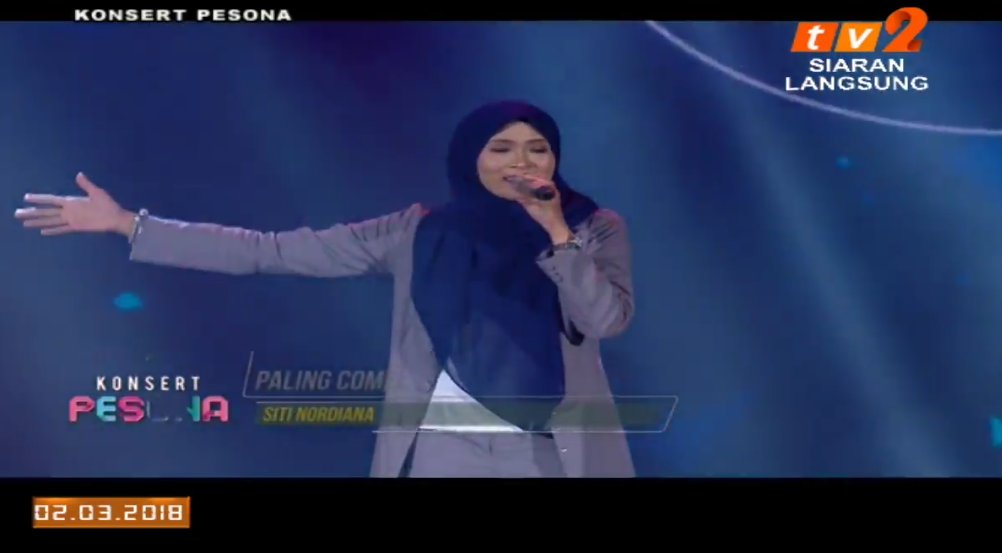 tv2_rtm's tweet photo. @sitinordiana84 #PalingComel
#konsertpesona TV2 | #FBLive https://t.co/fWFrS5RC4M | #myklik | #RTMMobile https://t.co/Ft159jMNi4