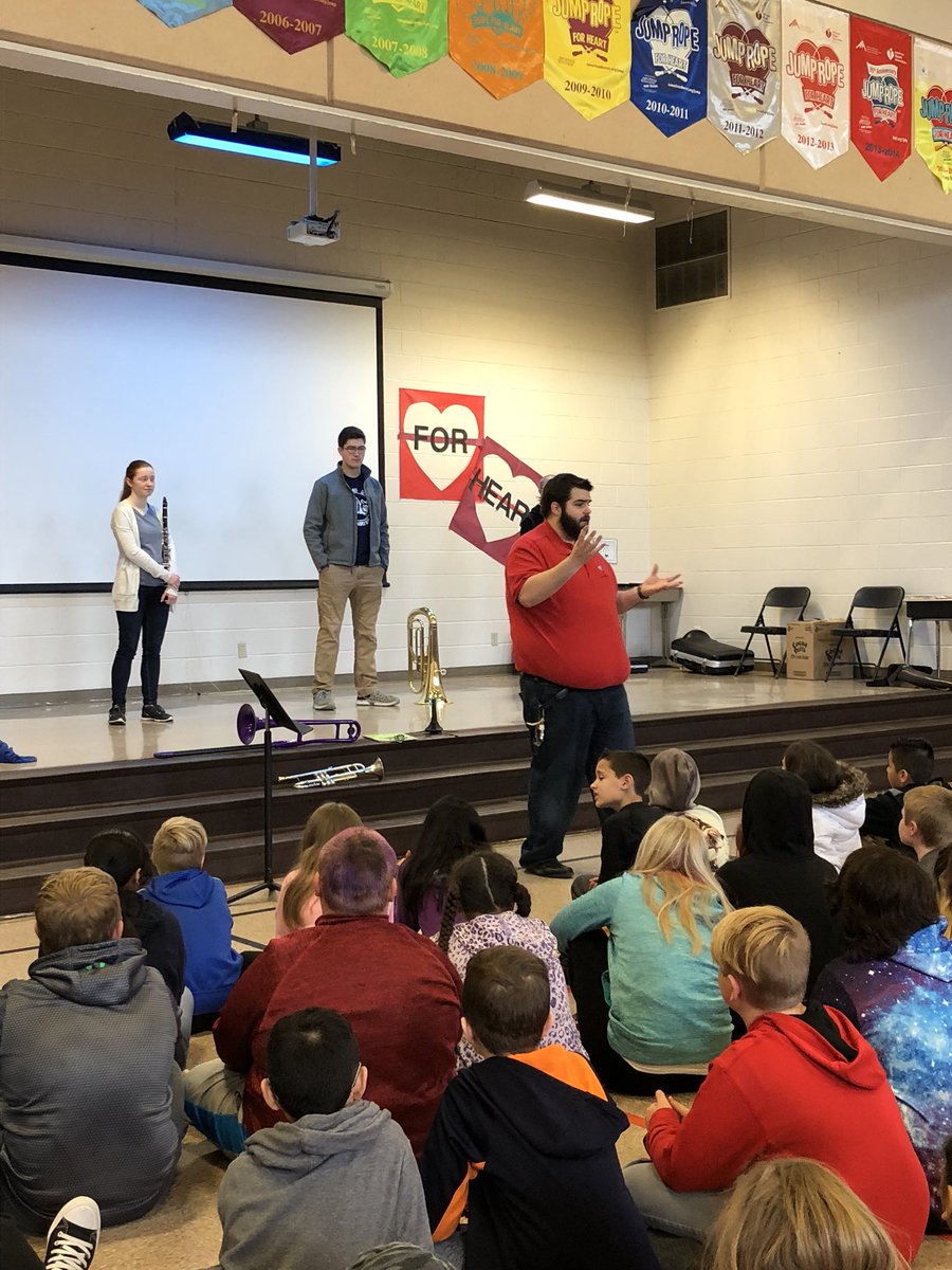 rbemediacenter's tweet photo. Thanks to @WarrentonBands for introducing our 5th graders to band! @RBElementary @WarrenCoR3 @WarrenCoR3 #wcr3learns https://t.co/UPYOsXEj1Z