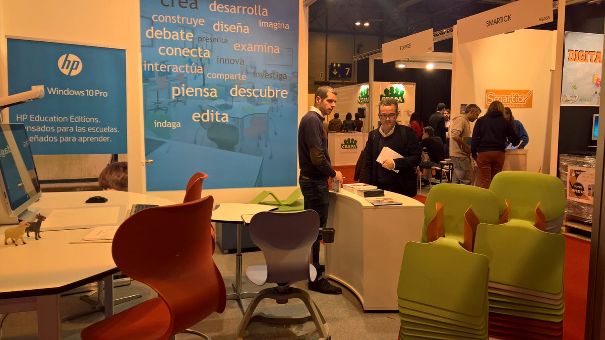 solutiaedu's tweet photo. Segunda jornada en #interdidac2018 en #SemanaDeLaEducacion con @Mirplay 
Ven a conocer el aula #ReinventTheClassroom 
#edtech https://t.co/rhT2jq7PsK