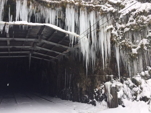 NetworkRailSCOT's tweet photo. When your railway infrastructure looks even more like #Narnia

This is #Bishopton No. 2 tunnel on the #Gourock line 

Joking aside. Dangerous and difficult work and working conditions to make this safe https://t.co/kQUlZ40EHG
