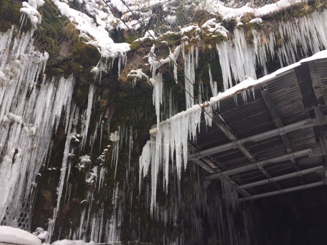 NetworkRailSCOT's tweet photo. When your railway infrastructure looks even more like #Narnia

This is #Bishopton No. 2 tunnel on the #Gourock line 

Joking aside. Dangerous and difficult work and working conditions to make this safe https://t.co/kQUlZ40EHG