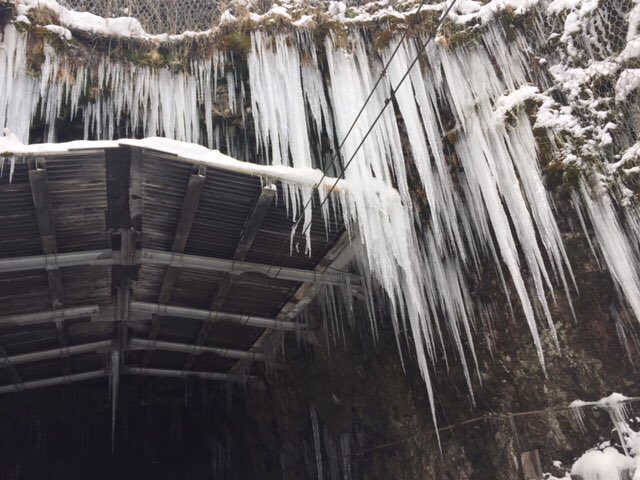 NetworkRailSCOT's tweet photo. When your railway infrastructure looks even more like #Narnia

This is #Bishopton No. 2 tunnel on the #Gourock line 

Joking aside. Dangerous and difficult work and working conditions to make this safe https://t.co/kQUlZ40EHG