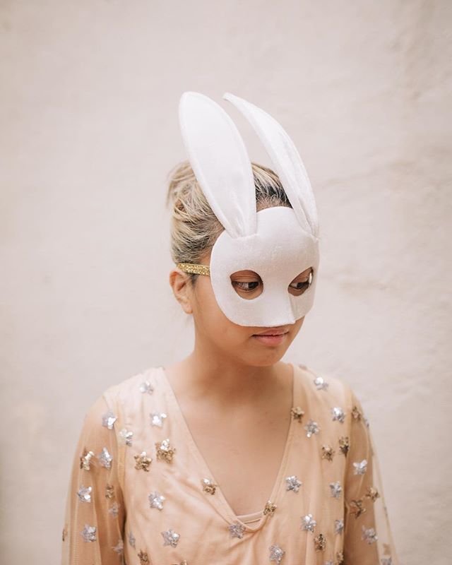 movingthecocos's tweet photo. Cuando la foto del fitting antes de la sesión te gusta tanto que no te puedes aguantar y la tienes que subir. 😍😍😍
.
.
.
.
#fitting #bunny #mask #photography #fridaymood https://t.co/JGyRU00jdl