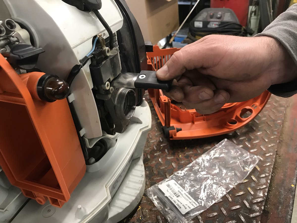 glccturfmec's tweet photo. Another tool for every job. Makes setting coils allot easier! @glccboike doing an outstanding job in the shop again. #KeepEmRunning #PreventativeMaintenance https://t.co/abuQIheyYD