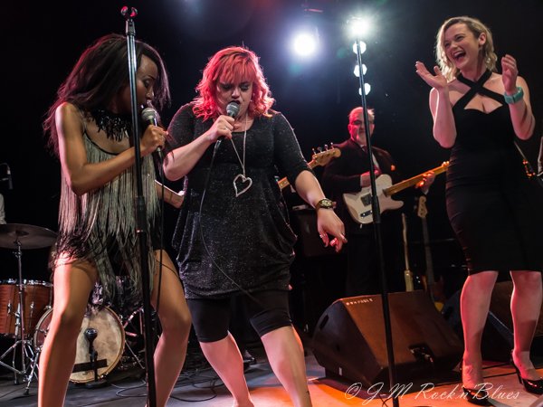 soul_bag_mag's tweet photo. Live report @The_Excitements + @HWAffirmations à Brie-Comte-Robert (77) https://t.co/YzMWiB9E8w
Photos prises à @paulblasalle © @rocknbluesnbike
#ThisIsSoul #Soul https://t.co/iqimZP7271