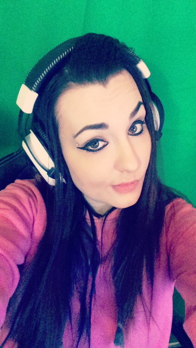 OMGTazzie's tweet photo. 🔴LIVE NOW w/@KingOfDwarfs On #SeaOfThievesBeta 🤩

Come chill 💜

https://t.co/XTBRBPvypQ                                             

#OMGamers
#StreamNation
#StreamersConnected
#SupportSmallStreamers 
#TwitchKittens
#twitchstreamer 
@TERM1N8T0R https://t.co/DKnU9PKOuj